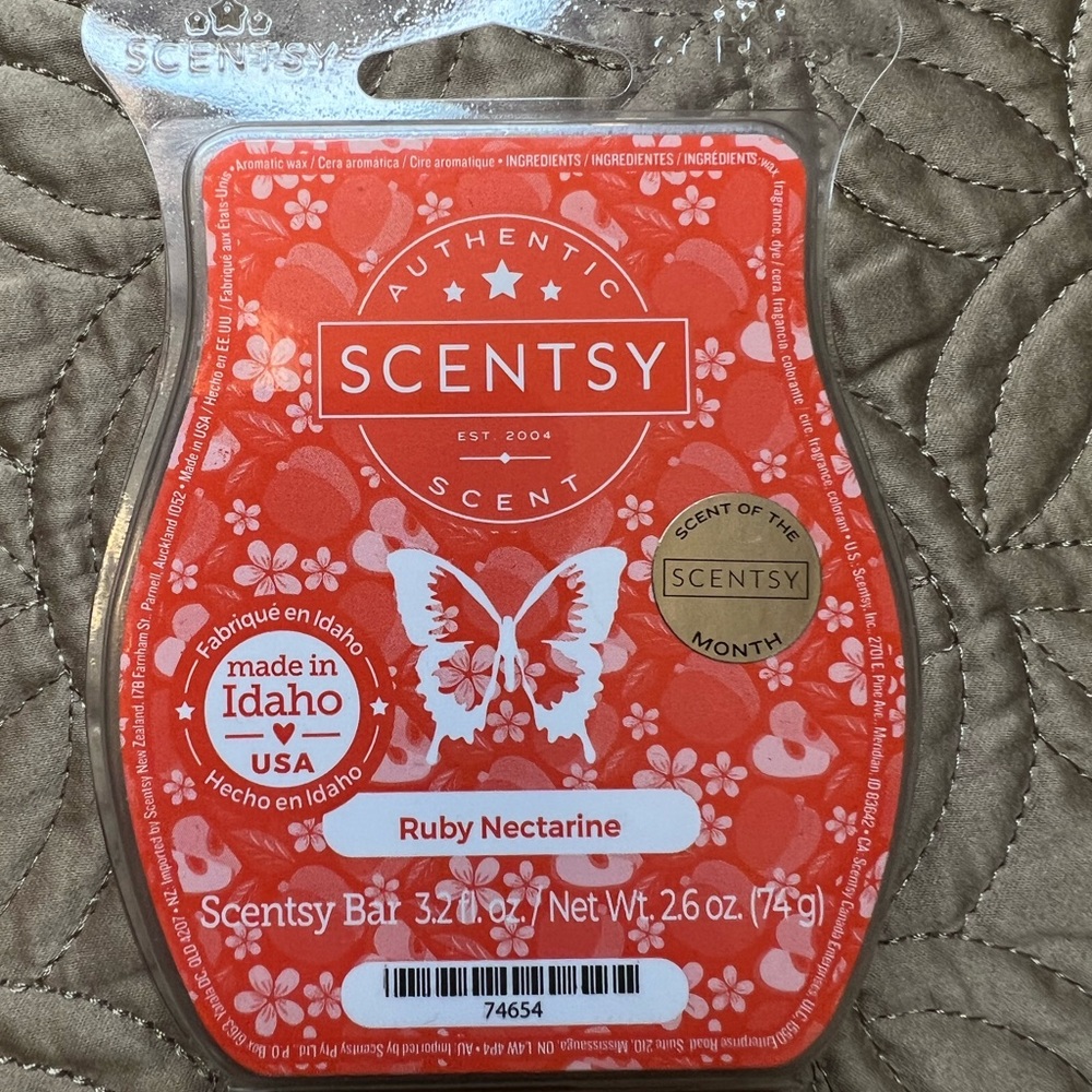 SCENTSY Ruby Nectarine Wax Bar